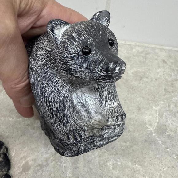 Lot of two Bear sculptures by A Wolf. Pre-owned. Size 3.5 in and 5 in. - Picture 2 of 8